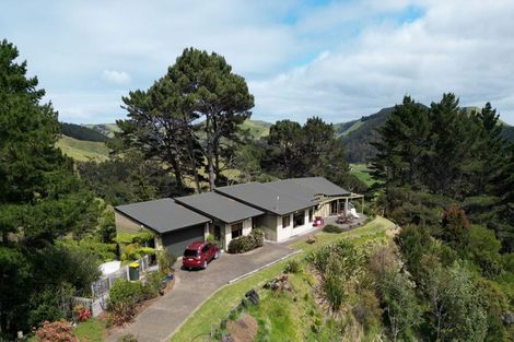 Photo of property in 140 Wattle Bay Road, Manukau Heads, Waiuku, 2684