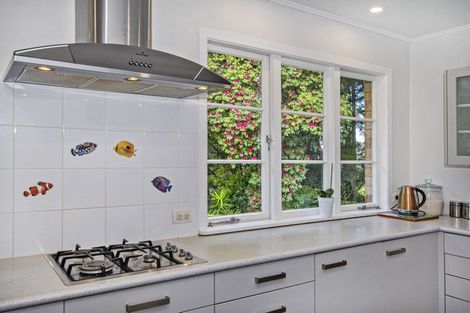 Photo of property in 2 Memorial Drive, Parahaki, Whangarei, 0112