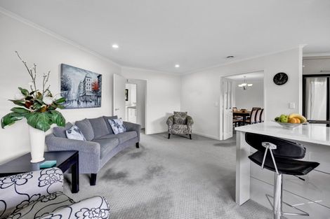 Photo of property in 3b Larsen Place, Merrilands, New Plymouth, 4312