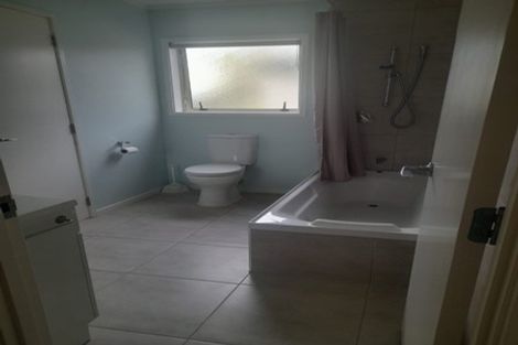 Photo of property in 1409 Whangaparaoa Road, Army Bay, Whangaparaoa, 0930