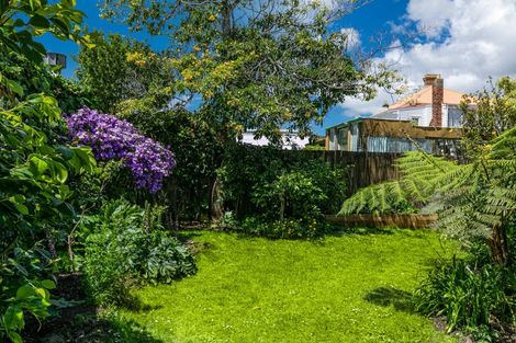 Photo of property in 10/46 King Edward Parade, Devonport, Auckland, 0624