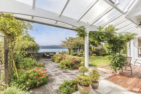 Photo of property in 51 Awa Road, Karaka Bays, Wellington, 6022