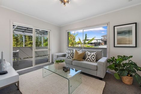 Photo of property in 41 Pohutukawa Avenue, Red Beach, 0932