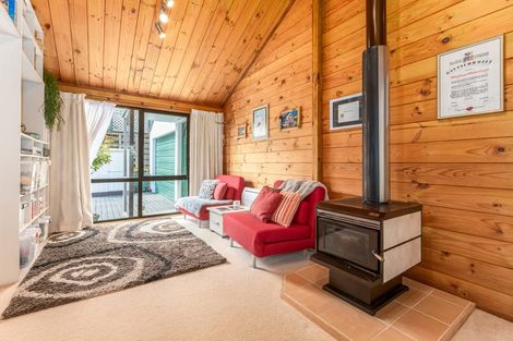 Photo of property in 2 Bosun Terrace, Whitby, Porirua, 5024