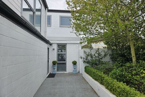 Photo of property in 3/99 Aikmans Road, Merivale, Christchurch, 8014