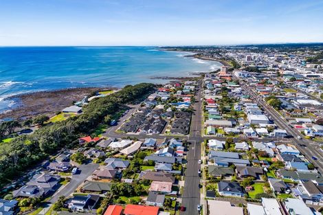 Photo of property in 73 Hine Street, New Plymouth, 4310