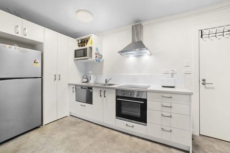 Photo of property in Westhaven Apartments, 2/127 Molesworth Street, Thorndon, Wellington, 6011