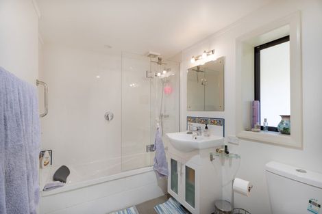 Photo of property in 62 Franklyn Road, Tawa, Wellington, 5028