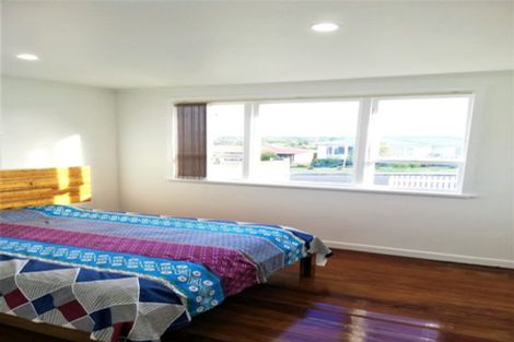 Photo of property in 42 Woodford Avenue, Henderson, Auckland, 0610