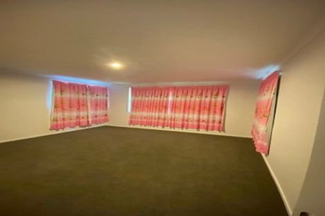 Photo of property in 80 Waldorf Crescent, Orewa, 0931