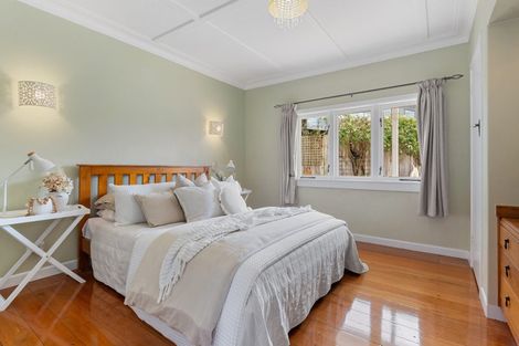 Photo of property in 22 Beach Road, Onerahi, Whangarei, 0110