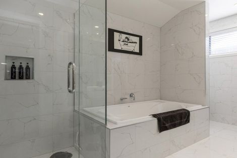 Photo of property in 32 Huka Heights Drive, Rangatira Park, Taupo, 3330