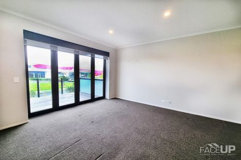 Photo of property in 4/17 Uku Lane, Hobsonville, Auckland, 0616