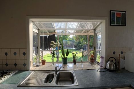 Photo of property in 33 Chippendale Crescent, Birkdale, Auckland, 0626