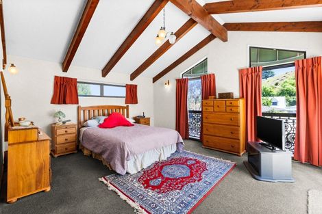 Photo of property in 35 Ngarimu Crescent, Taradale, Napier, 4112