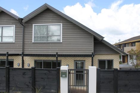 Photo of property in 2/31 Verbena Road, Birkdale, Auckland, 0626