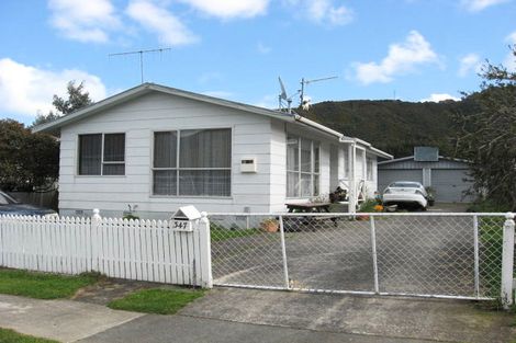 Photo of property in 347 Wellington Road, Wainuiomata, Lower Hutt, 5014