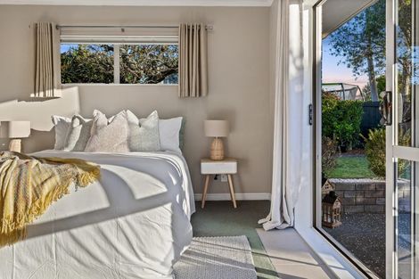 Photo of property in 12 Suncrest Drive, West Harbour, Auckland, 0618
