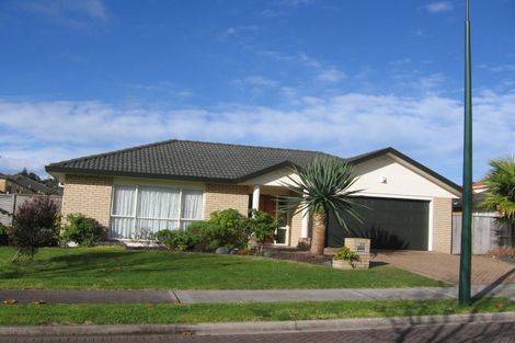 Photo of property in 28 Newinn Crescent, East Tamaki Heights, Auckland, 2016