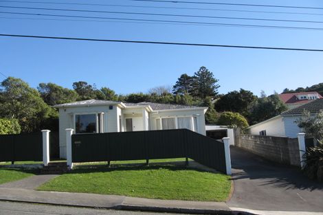 Photo of property in 19 Homewood Crescent, Karori, Wellington, 6012