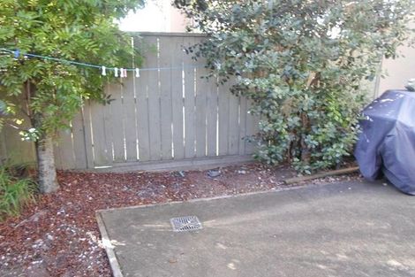Photo of property in Greenwich Apartments, 51/3 Burton Street, Grafton, Auckland, 1010