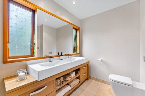 Photo of property in 37 Kiteroa Terrace, Rothesay Bay, Auckland, 0630