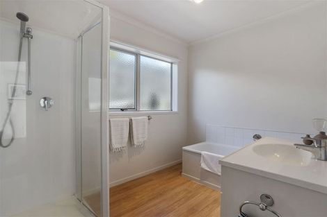 Photo of property in 67a Beach Haven Road, Beach Haven, Auckland, 0626