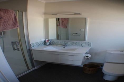 Photo of property in 42 Wai-iti Crescent, Woburn, Lower Hutt, 5010