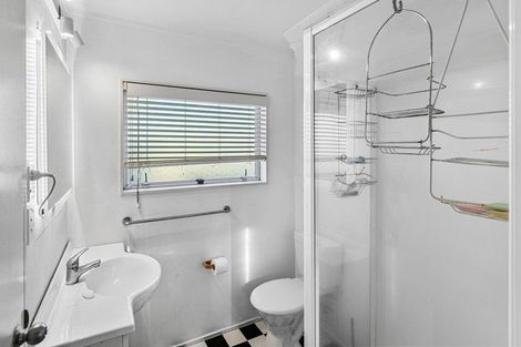 Photo of property in 14a Hinekohu Street, New Lynn, Auckland, 0600