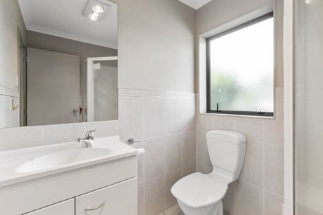 Photo of property in 3 Vadam Road, Massey, Auckland, 0614