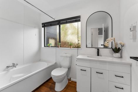 Photo of property in 97 Huia Street, Waikanae, 5036