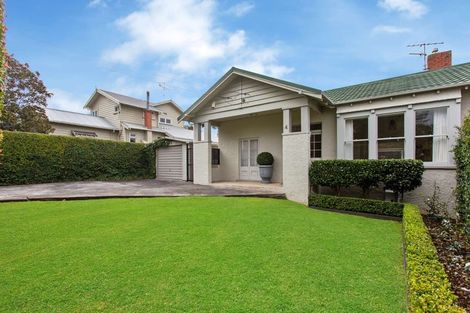 Photo of property in 4 Kowhatu Road, One Tree Hill, Auckland, 1061