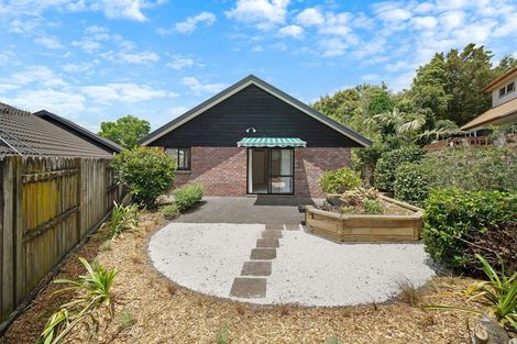 Photo of property in 2/6 Solana Court, Botany Downs, Auckland, 2010