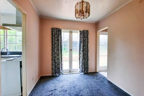 Photo of property in 15 Whiteacres Drive, Sunnyhills, Auckland, 2010