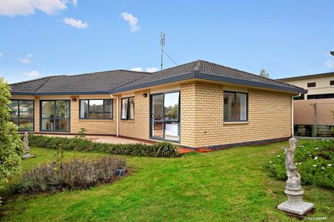 Photo of property in 15 Avonbrook Lane, Pukekohe, 2120