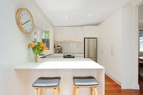 Photo of property in 2 Highland Crescent, Wadestown, Wellington, 6012