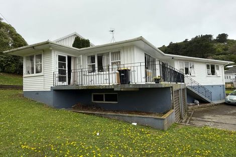 Photo of property in 113 Parkvale Road, Karori, Wellington, 6012