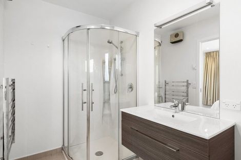 Photo of property in 52 Minaret Ridge, Wanaka, 9305