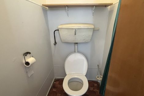 Photo of property in 92 Shamrock Street, Takaro, Palmerston North, 4412