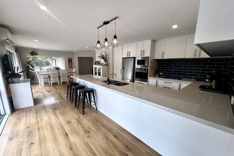 Photo of property in 22b Sunnyvale Road, Swanson, Auckland, 0614