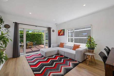 Photo of property in 16 Mulvaney Crescent, Henderson, Auckland, 0612