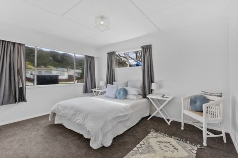 Photo of property in 242 Wellington Road, Wainuiomata, Lower Hutt, 5014