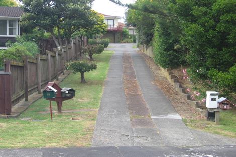 Photo of property in 2/17 Ramillies Place, Glenfield, Auckland, 0629