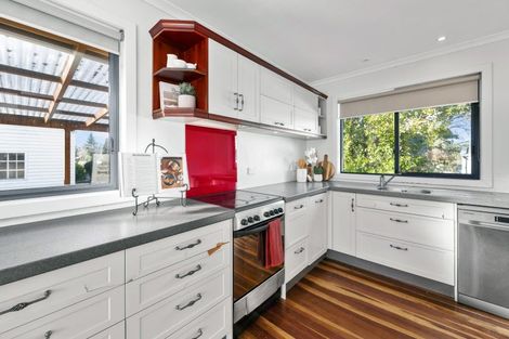 Photo of property in 6 Titoki Place, Pomare, Rotorua, 3015