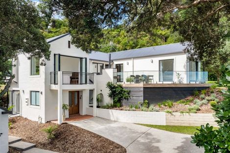 Photo of property in 10 Zita Avenue, Matakatia, Whangaparaoa, 0930