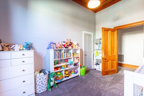 Photo of property in 16 Ross Street, Woodville, 4920