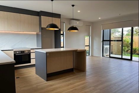 Photo of property in 27f Dawnhaven Drive, Te Atatu Peninsula, Auckland, 0610