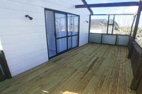 Photo of property in 53 Triangle Road, Massey, Auckland, 0614