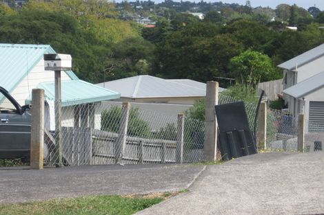 Photo of property in 1/16 Fernlea Rise, Bayview, Auckland, 0629