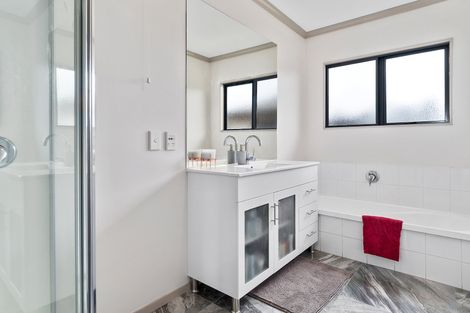 Photo of property in 64 Solomon Street, Brookfield, Tauranga, 3110